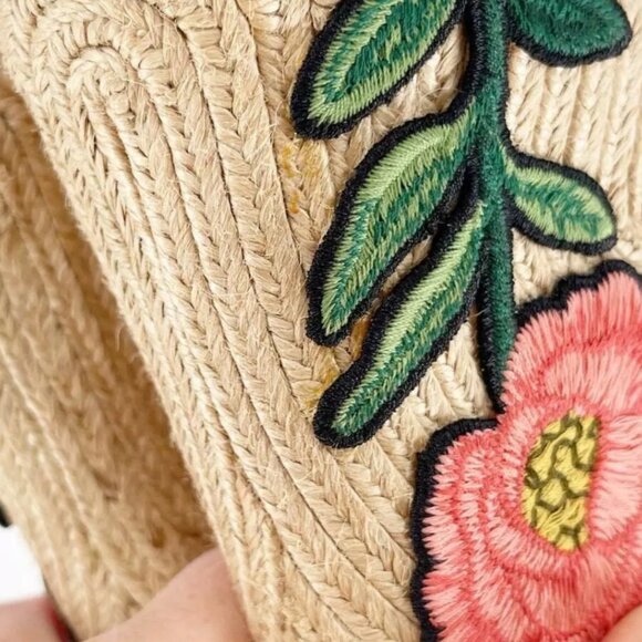 Gucci Red Suede Floral Embroidered Espadrille Wedge Platform Sandal EU 40.5 - Picture 7 of 11